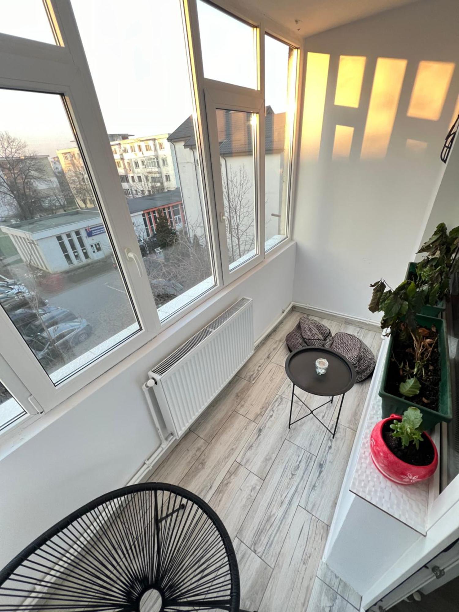 3 Rooms Apartment Airy & Bright Palas Style Iasi Extérieur photo