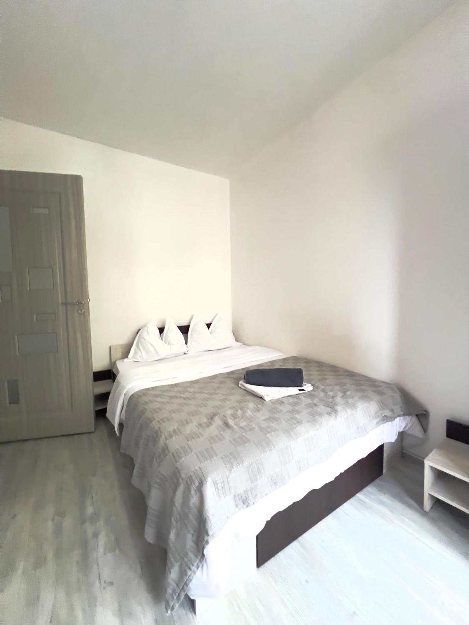 3 Rooms Apartment Airy & Bright Palas Style Iasi Extérieur photo