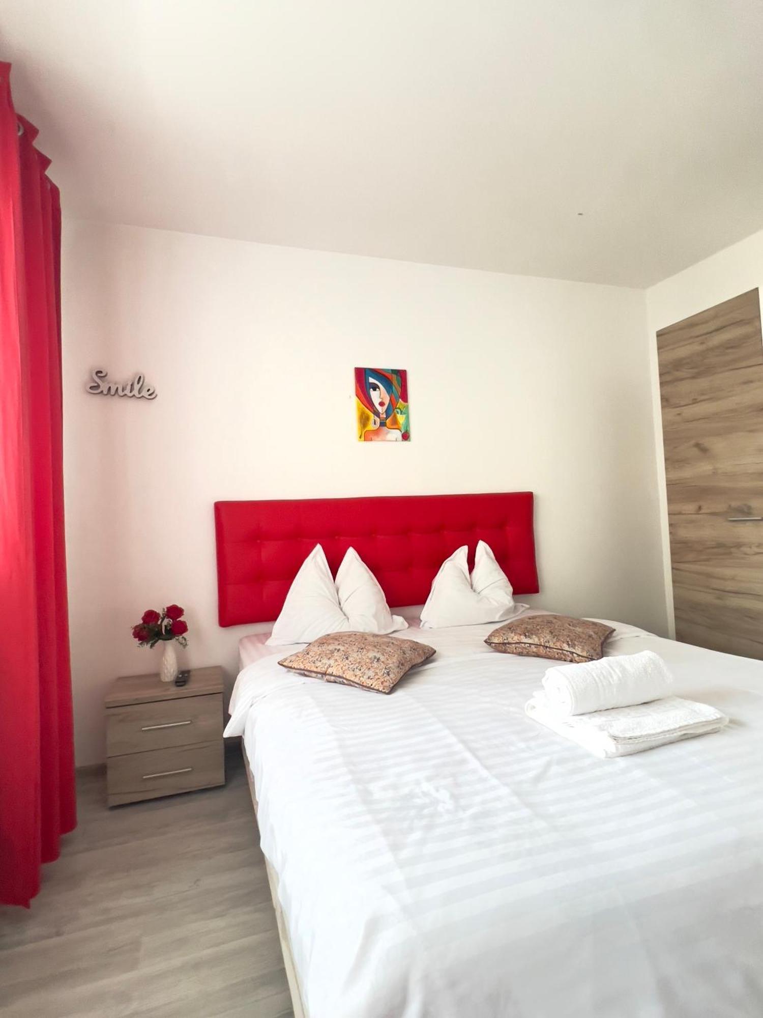3 Rooms Apartment Airy & Bright Palas Style Iasi Extérieur photo