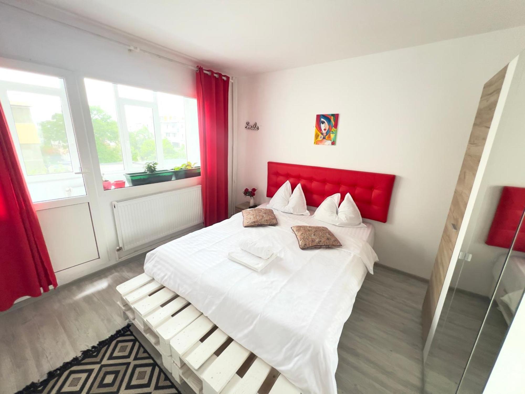 3 Rooms Apartment Airy & Bright Palas Style Iasi Extérieur photo